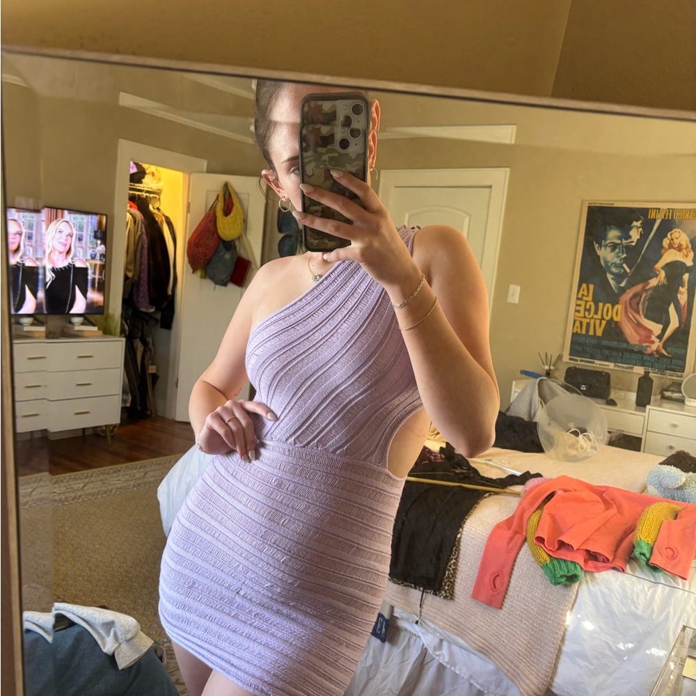 Lavender mini knit dress. So comfy just too short for me. I’m 5”8 :)